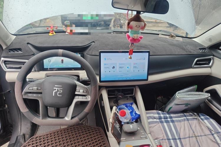Used BYD Yuan UP 2024 401KM Leading Edition Center Console