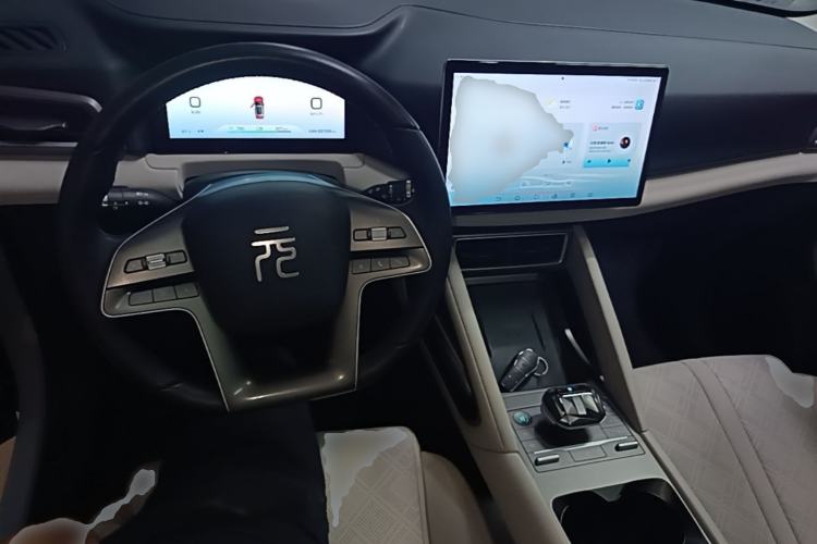 Used BYD Yuan UP 2024 401KM Beyond Edition Center Console