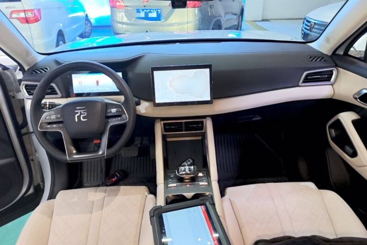 Used BYD Yuan UP 2024 301KM Leading Edition Center Console