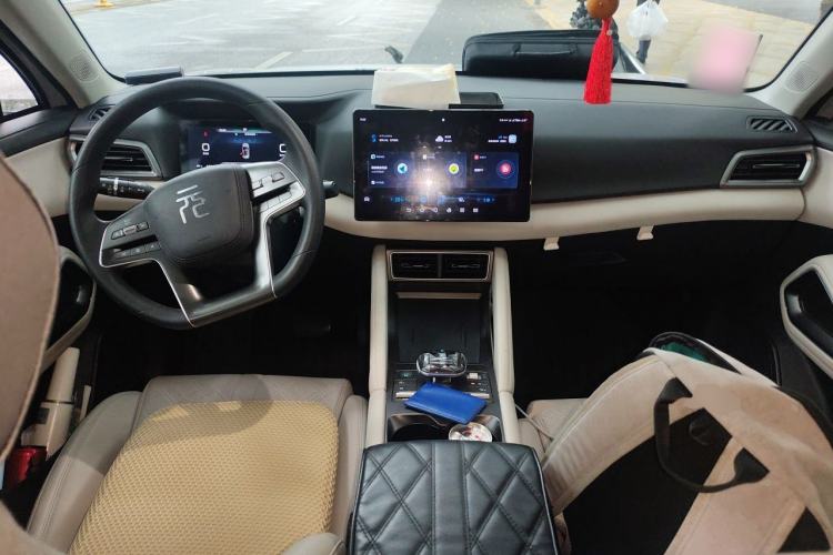 Used BYD Yuan UP 2024 401KM Leading Edition Center Console
