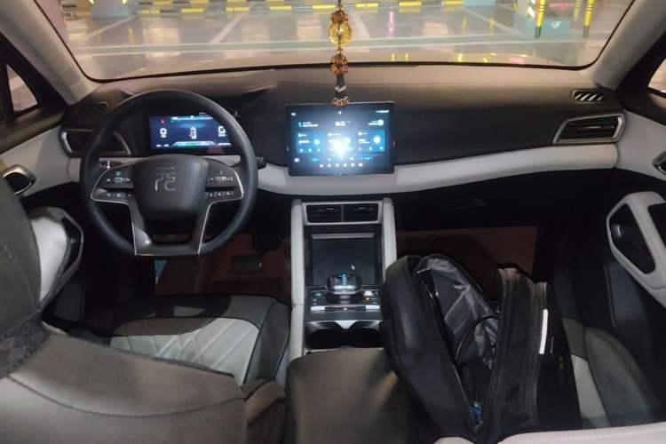 Used BYD Yuan UP 2024 401 km Active Version Center Console