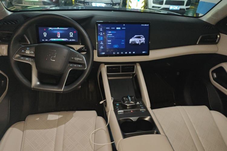 Used BYD Yuan UP 2024 401KM Leading Edition Center Console