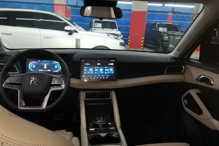Used BYD Yuan UP 2024 401 km Active Version Center Console