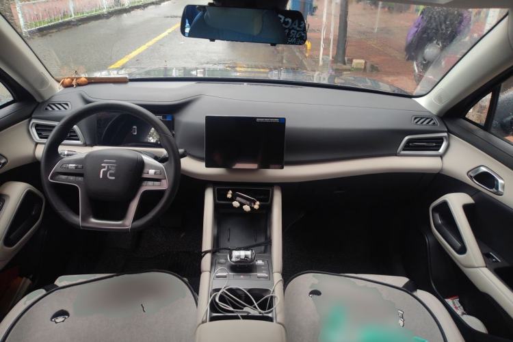 Used BYD Yuan UP 2024 401 km Active Version Center Console