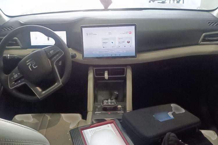 Used BYD Yuan UP 2024 401KM Leading Edition Center Console