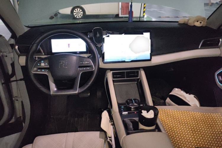 Used BYD Yuan UP 2024 401KM Beyond Edition Center Console