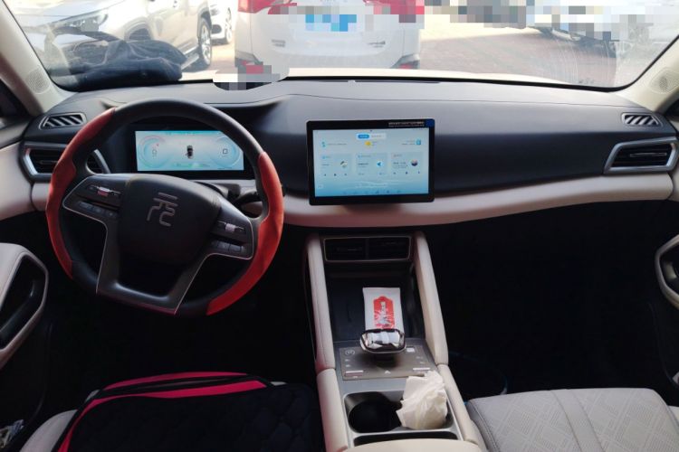 Used BYD Yuan UP 2024 401 km Active Version Center Console