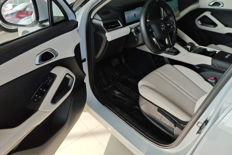 Used BYD Yuan UP 2024 401 km Active Version Driver Seat