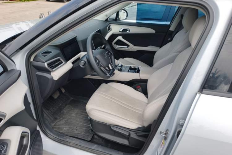 Used BYD Yuan UP 2024 401 km Active Version Driver Seat