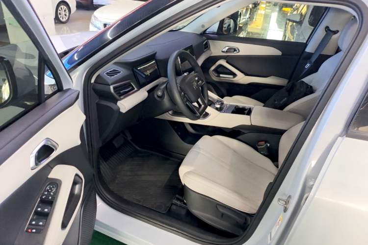 Used BYD Yuan UP 2024 301KM Leading Edition Driver Seat