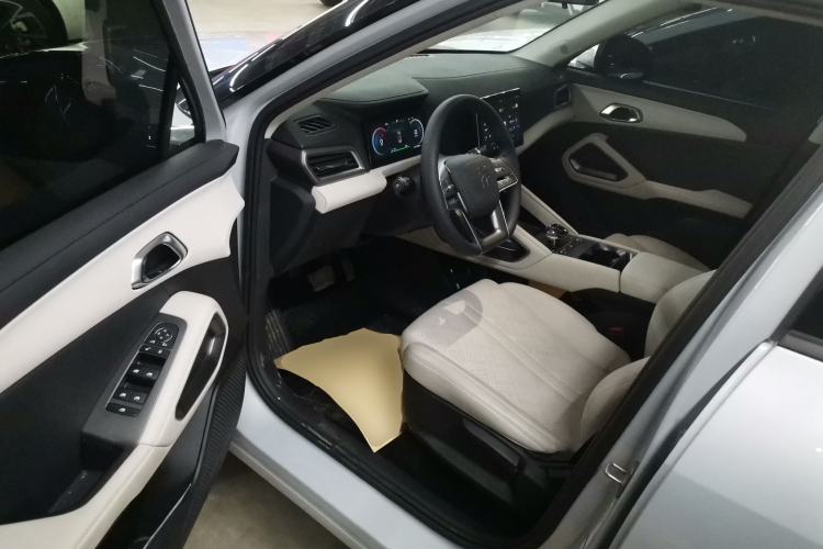 Used BYD Yuan UP 2024 401 km Active Version Driver Seat