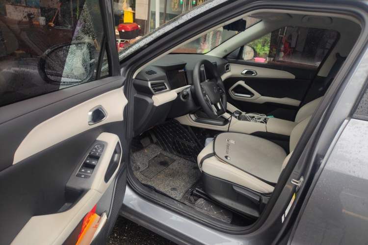 Used BYD Yuan UP 2024 401 km Active Version Driver Seat