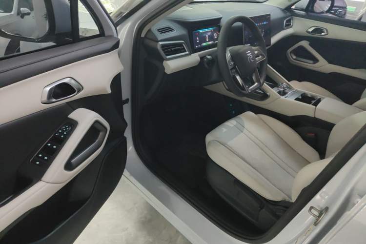 Used BYD Yuan UP 2024 401KM Leading Edition Driver Seat