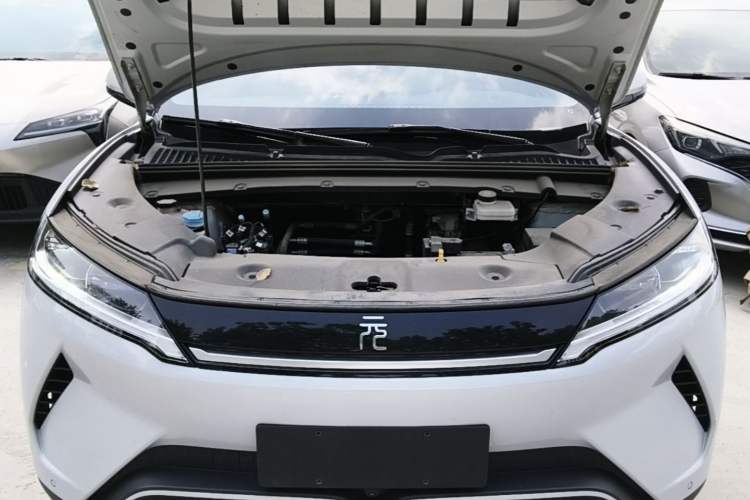 Used BYD Yuan UP 2024 401KM Leading Edition Engine Bay