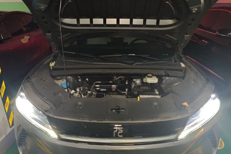 Used BYD Yuan UP 2024 401KM Leading Edition Engine Bay