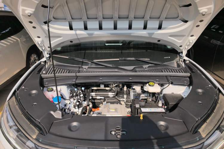Used BYD Yuan UP 2024 401 km Active Version Engine Bay