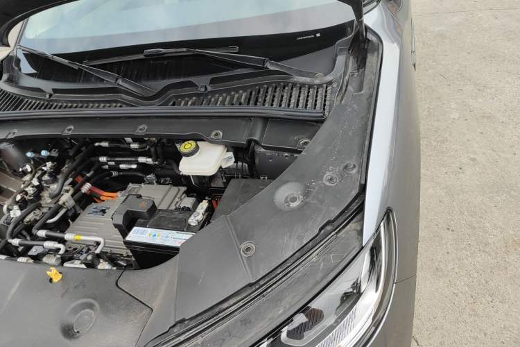 Used BYD Yuan UP 2024 401KM Leading Edition Engine Bay Left