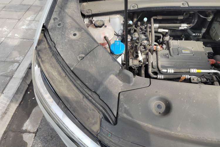 Used BYD Yuan UP 2024 401KM Beyond Edition Engine Bay Right