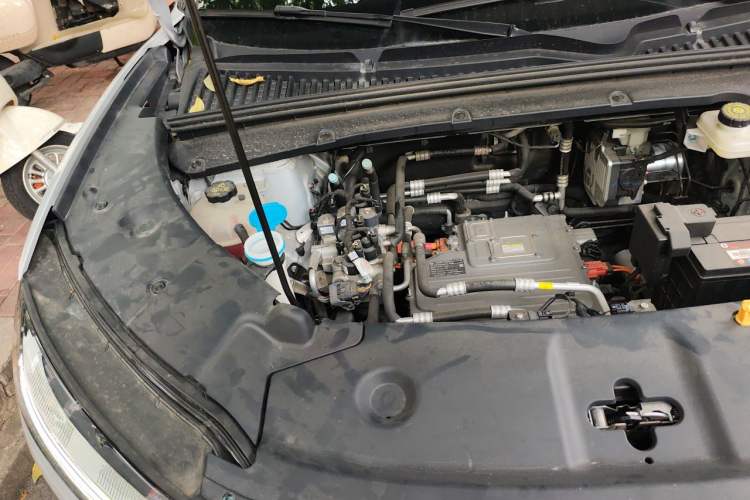 Used BYD Yuan UP 2024 401KM Leading Edition Engine Bay Right
