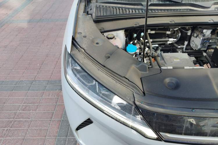 Used BYD Yuan UP 2024 401 km Active Version Engine Bay Right