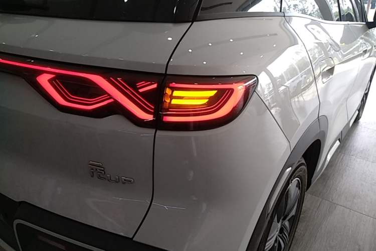 Used BYD Yuan UP 2024 401KM Beyond Edition Exterior 3