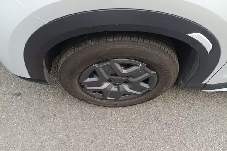 Used BYD Yuan UP 2024 401 km Active Version Exterior 4