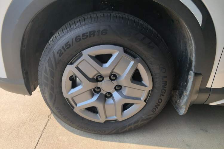 Used BYD Yuan UP 2024 401 km Active Version Exterior 4