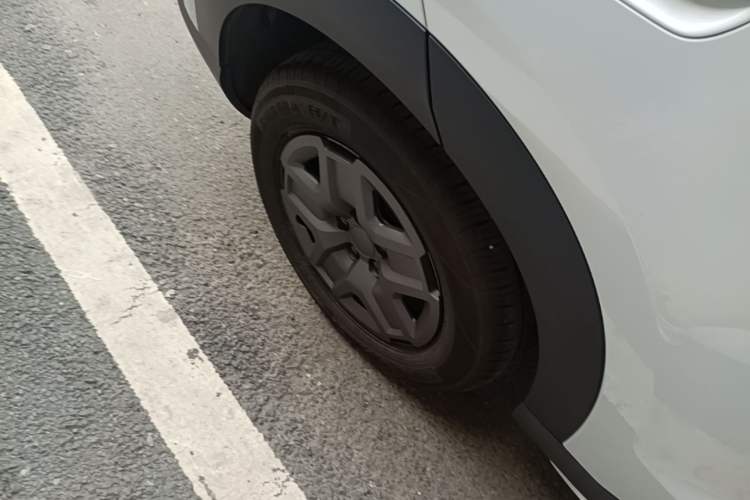Used BYD Yuan UP 2024 401 km Active Version Exterior 5