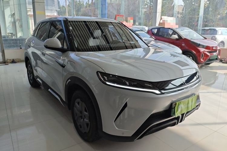 Used BYD Yuan UP 2024 401 km Active Version Front Right 45 Deg
