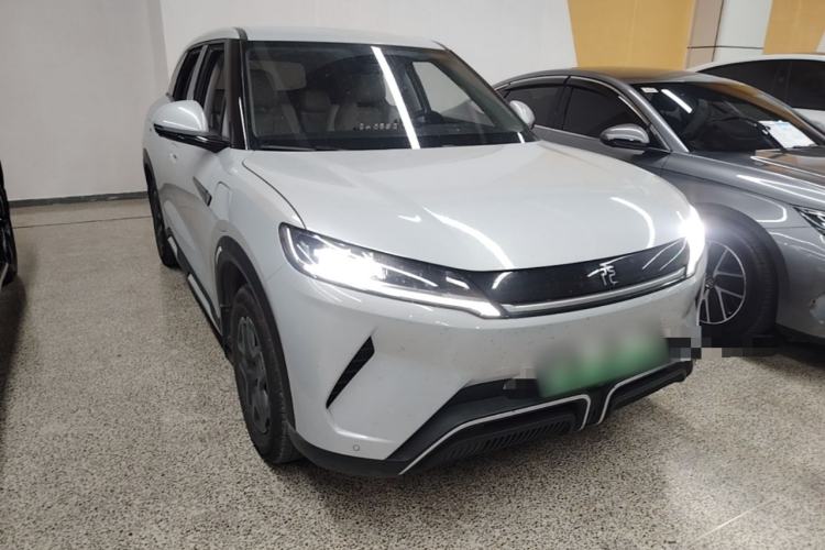 Used BYD Yuan UP 2024 401 km Active Version Front Right 45 Deg