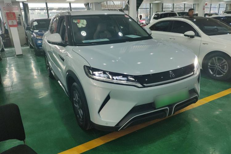 Used BYD Yuan UP 2024 401 km Active Version Front Right 45 Deg