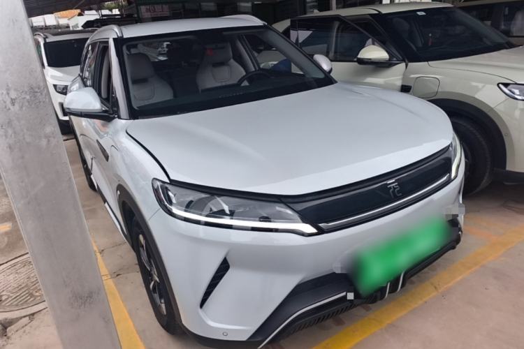 Used BYD Yuan UP 2024 401KM Leading Edition Front Right 45 Deg