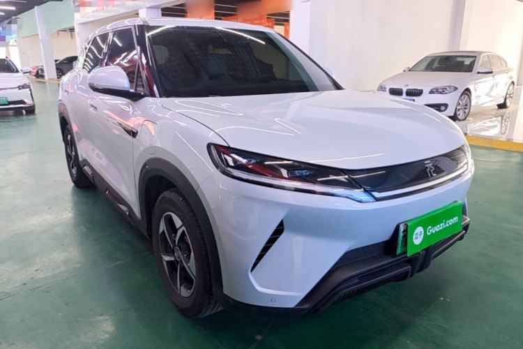 Used BYD Yuan UP 2024 301KM Leading Edition Front Right 45 Deg