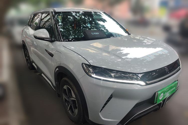 Used BYD Yuan UP 2024 401KM Leading Edition Front Right 45 Deg