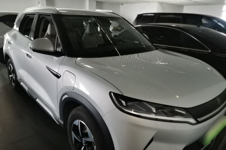 Used BYD Yuan UP 2024 401KM Leading Edition Front Right 45 Deg
