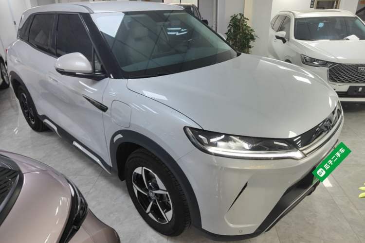 Used BYD Yuan UP 2024 401KM Leading Edition Front Right 45 Deg