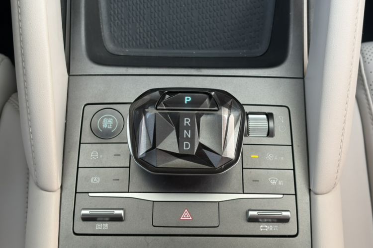 Used BYD Yuan UP 2024 401KM Leading Edition Gear Lever