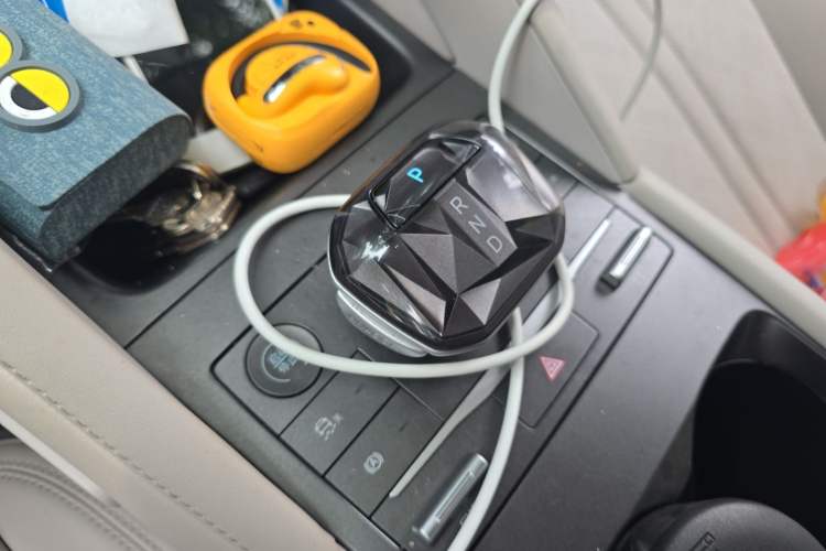 Used BYD Yuan UP 2024 401 km Active Version Gear Lever