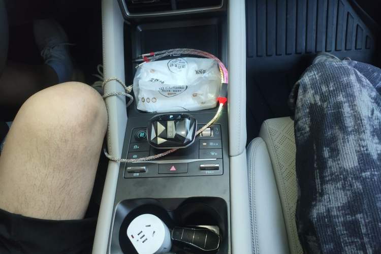 Used BYD Yuan UP 2024 401KM Leading Edition Gear Lever