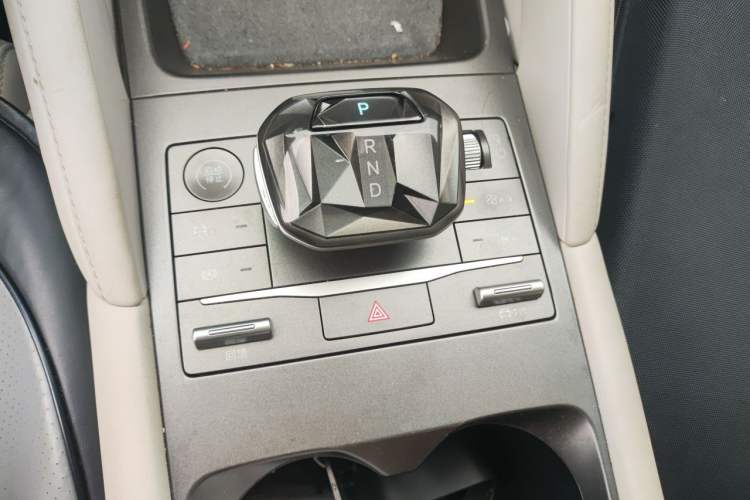 Used BYD Yuan UP 2024 401KM Beyond Edition Gear Lever