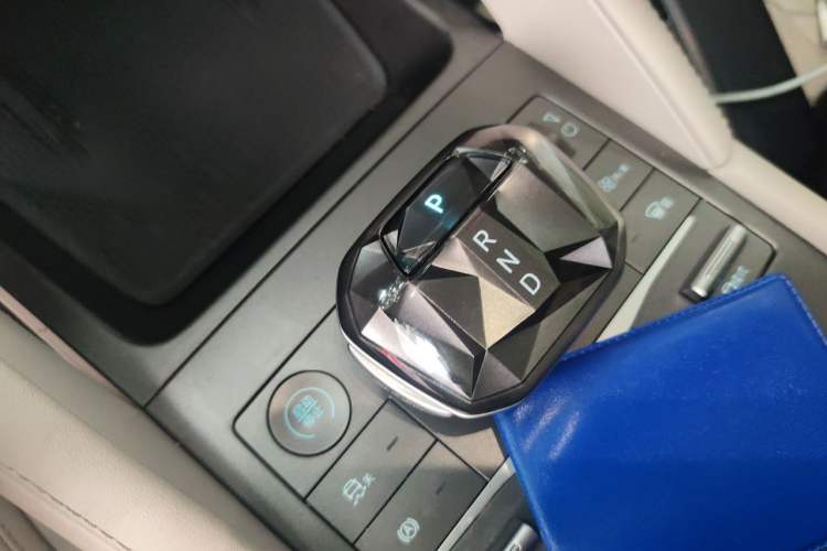 Used BYD Yuan UP 2024 401KM Leading Edition Gear Lever