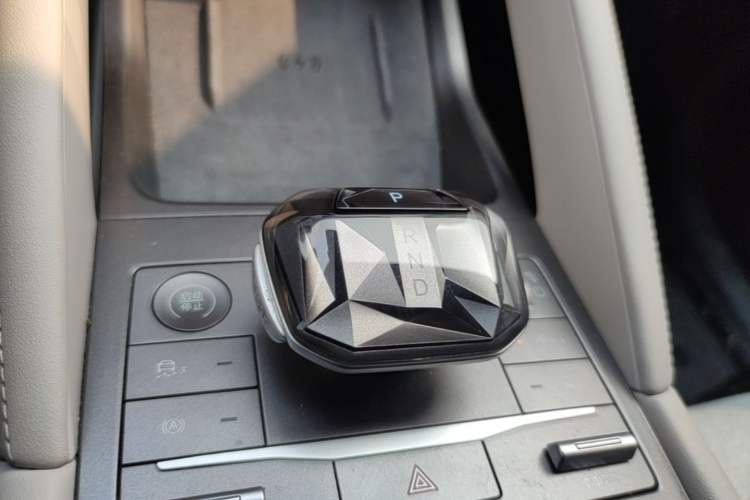 Used BYD Yuan UP 2024 401KM Beyond Edition Gear Lever