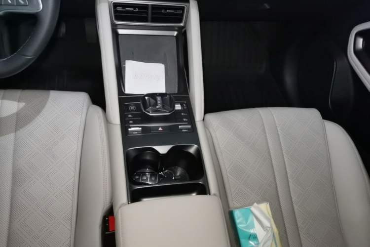 Used BYD Yuan UP 2024 401KM Leading Edition Gear Lever