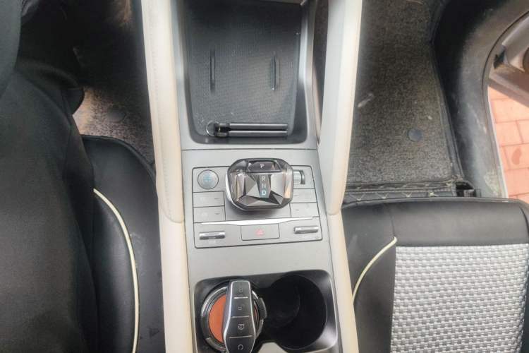 Used BYD Yuan UP 2024 401KM Leading Edition Gear Lever