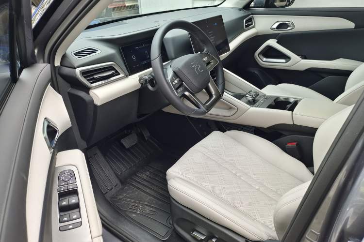 Used BYD Yuan UP 2024 401KM Leading Edition Interior 1