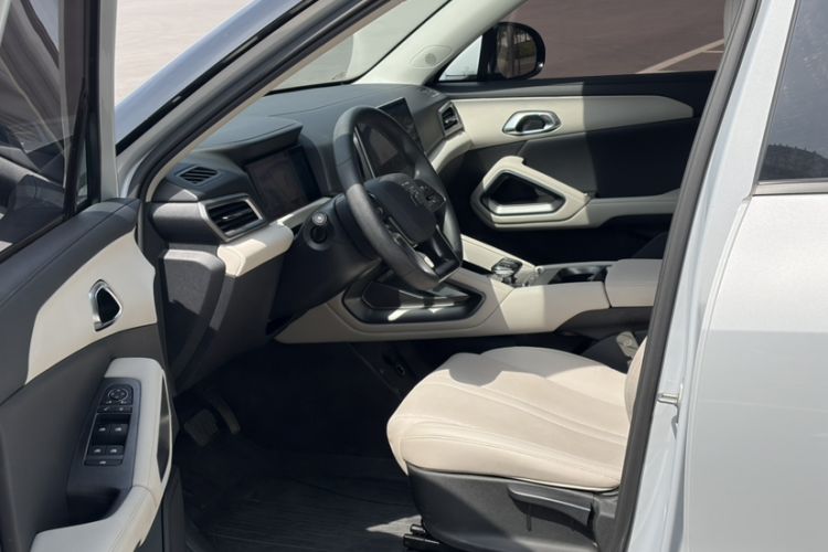 Used BYD Yuan UP 2024 401KM Leading Edition Interior 2