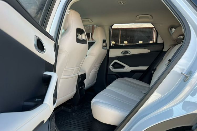 Used BYD Yuan UP 2024 401 km Active Version Interior 3