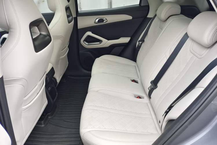 Used BYD Yuan UP 2024 401KM Leading Edition Interior 7