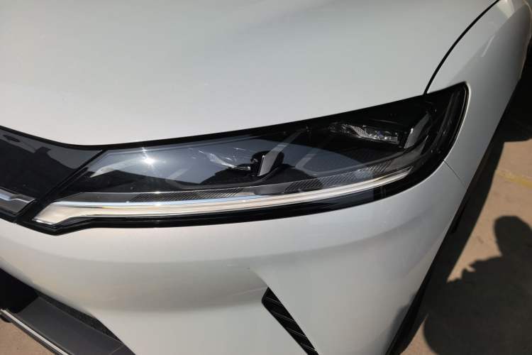 Used BYD Yuan UP 2024 401 km Active Version Left Front Headlight