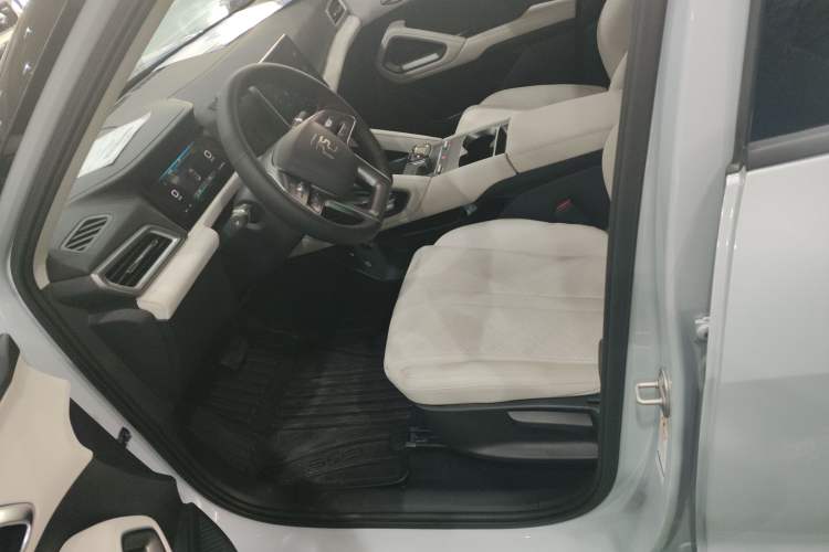 Used BYD Yuan UP 2024 401 km Active Version Left Front Seat